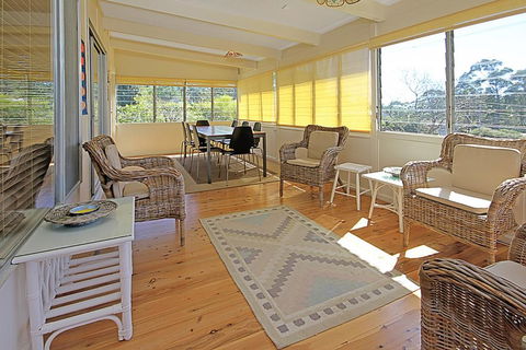 REST ASHORE At MOLLYMOOK - Accommodation Georgetown 1