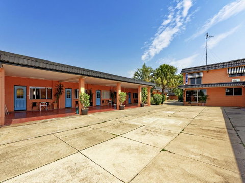 Riviera Motel Bundaberg - Accommodation Georgetown 1