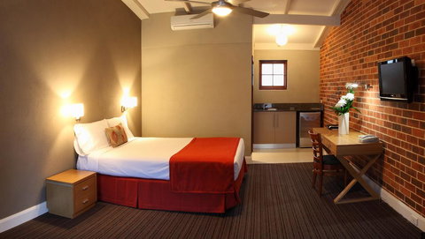 Rose & Crown Hotel - Accommodation Georgetown 1