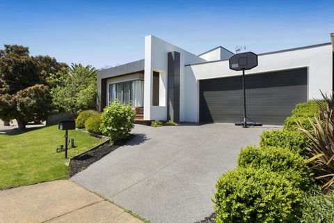 SAFETY BEACH ENTERTAINER - Accommodation Georgetown 1