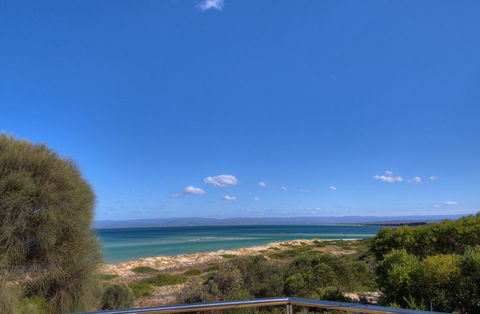 Sandbar Beach House - Accommodation Georgetown 3