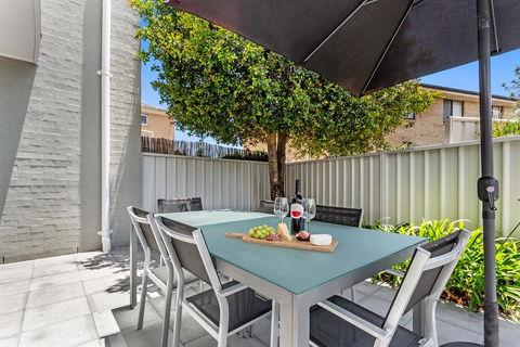 Sandcastles Unit 7 - Fingal Bay - Accommodation Georgetown 0
