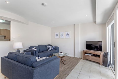 Sandcastles Unit 7 - Fingal Bay - Accommodation Georgetown 2
