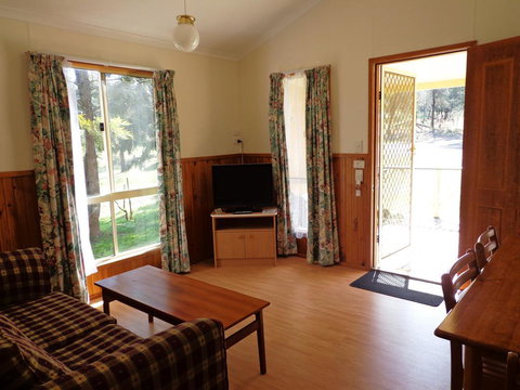 Sandy Hollow Tourist Park - Accommodation Georgetown 1
