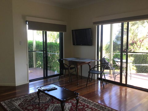Sea Breeze Esplanade, Beachfront, Close Marina Hervey Bay - Accommodation Georgetown 2