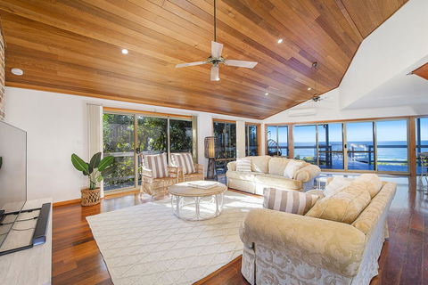 Seascape @ 19 Pindari - Privacy, Space, Views - Accommodation Georgetown 2