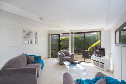 Seaside Parade 9, Dolphin Point - Accommodation Georgetown 1
