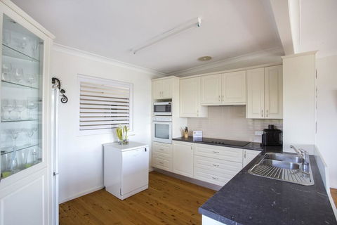 Seaside Parade 9, Dolphin Point - Accommodation Georgetown 3