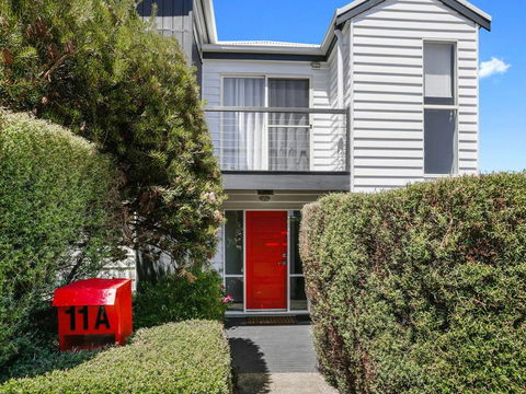 SEAVIEW - Ocean Views From A Modern Townhouse - Accommodation Georgetown 3