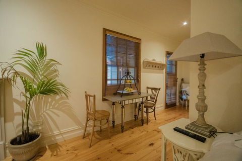 Secluded Homestead Amongst The Trees - Accommodation Georgetown 1