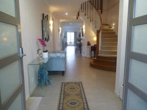 Serenity On The Lake - Maroochydore - Accommodation Georgetown 2