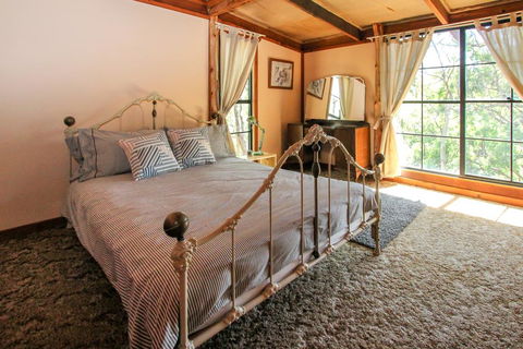 Shady Creek Eco Cabin, Peaceful Country Getaway - Accommodation Georgetown 0