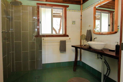 Shady Creek Eco Cabin, Peaceful Country Getaway - Accommodation Georgetown 3