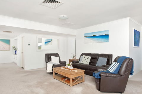 Shoal Bay Penthouse With Views And Resort Facilities - Accommodation Georgetown 1
