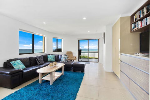 Shoreline Nine Penthouse With Ocean Views - Accommodation Georgetown 1