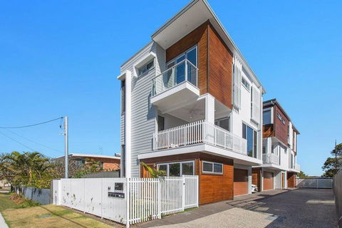 Silica Sands Beach House - Accommodation Georgetown 0