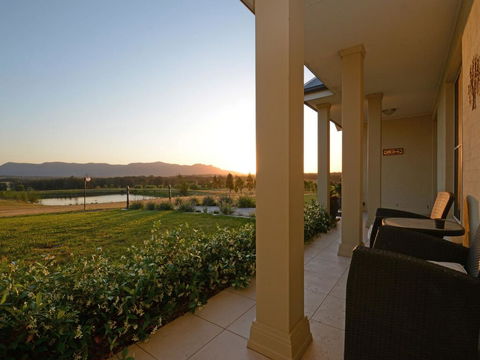 Silver Springs Estate 4br House + 6br House With Wifi, Pool. Fireplace, Views, Olives And Space - Accommodation Georgetown 1