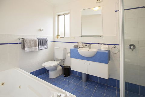 Silvertrees 4 - McLure Circuit, Jindabyne - Accommodation Georgetown 3