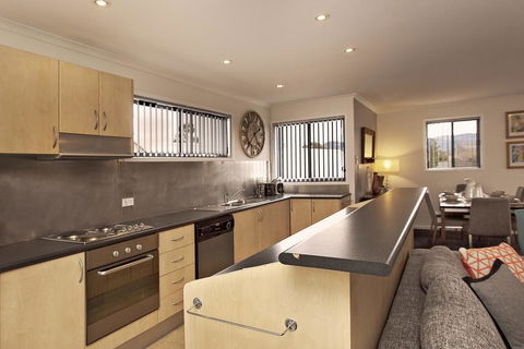 Silvertrees 4 - McLure Circuit, Jindabyne - Accommodation Georgetown 2