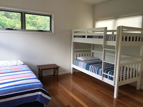 Sinclair - Rainbow Beach, Modern Beach House Close To Everything, Free Wi-Fi - Accommodation Georgetown 2