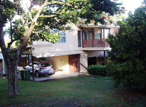 Sinclair - Rainbow Beach, Modern Beach House Close To Everything, Free Wi-Fi - Accommodation Georgetown 0