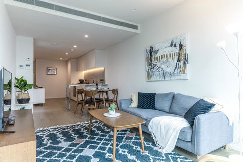 Skyscraper Apartment With Floor To Ceiling Views - Accommodation Georgetown 2