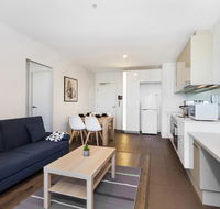 Sleek City Haven With Pool and Gym Access - Accommodation Georgetown