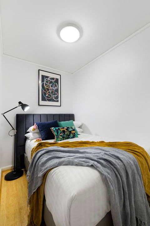 Sleek Modern Apartment Close To Everything - Accommodation Georgetown 3