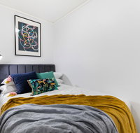 Sleek modern apartment close to everything - Accommodation Georgetown