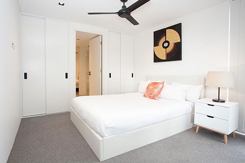 Sleek Modern Apartment In The Heart Of Manly - Accommodation Georgetown 2
