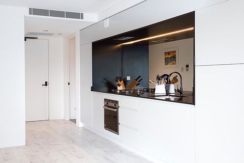 Sleek Modern Apartment In The Heart Of Manly - Accommodation Georgetown 1