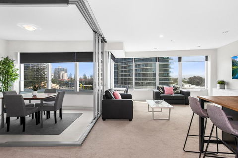 Sleek Q1 Suite In The Heart Of Surfers Paradise - Accommodation Georgetown 0