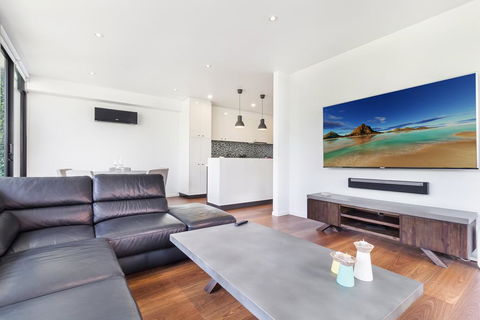 Smart Apartment In Elegant Suburb Close To City - Accommodation Georgetown 0