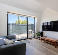 Spacious 2 Bedroom Inner City Townhouse with Private Rooftop - Accommodation Georgetown