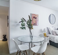 Spacious Apt V Stylish Furniture Pool GYM - Accommodation Georgetown