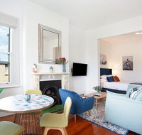 Spacious Studio With Balcony in Inner-City Glebe - Accommodation Georgetown