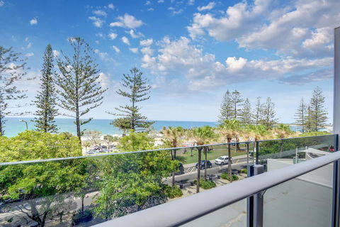 SPIN13- ESCAPE TO MOOLOOLABA - Accommodation Georgetown 0