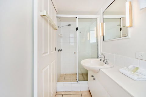 SPIN13- ESCAPE TO MOOLOOLABA - Accommodation Georgetown 3