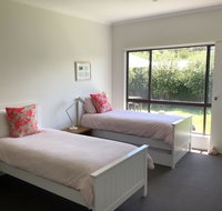 Spray Point Beach House entertaining deck - Accommodation Georgetown
