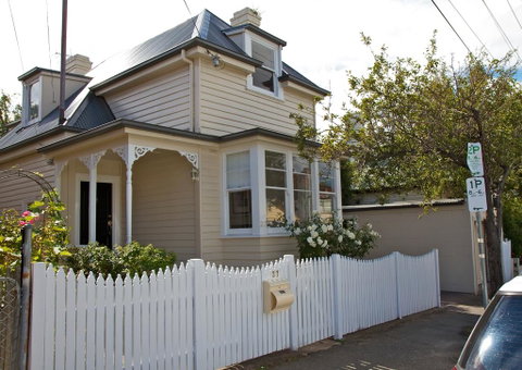 Strahan House - Accommodation Georgetown 1