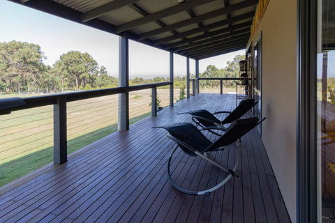 Studio 165 Hidden Gem On 50 Acres With Bay Views - Accommodation Georgetown 0