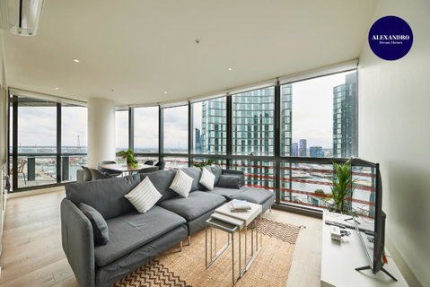 STUNNING 2 BED 2 BATH STYLISH UNIT // FREE PARKING - Accommodation Georgetown 0