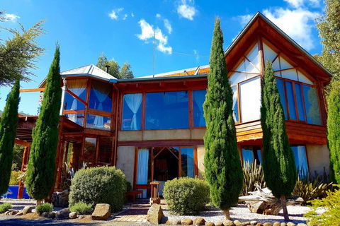 STUNNING HOME WITH AMAZING VIEWS - Just 20 Mins To The City And Only 10 To MONA! - Accommodation Georgetown 3