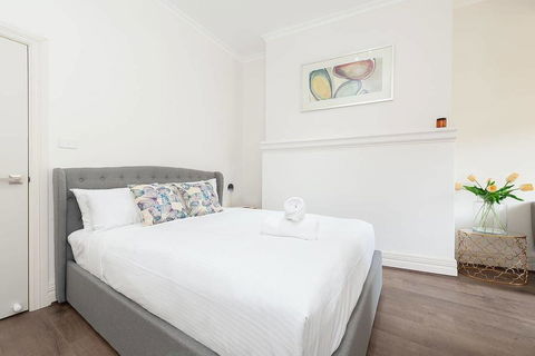 STUNNING SYDNEY HOME 8 - Accommodation Georgetown 1