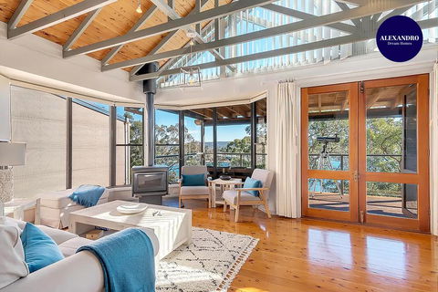 STUNNING WATERFRONT ESCAPE AT DALEYS POINT - Accommodation Georgetown 0
