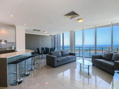 Stylish 3 Bedroom Apartment In Goldcoast - Accommodation Georgetown 2