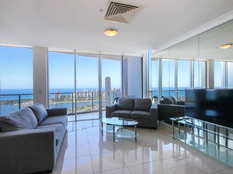 Stylish 3 Bedroom Apartment In Goldcoast - Accommodation Georgetown 1
