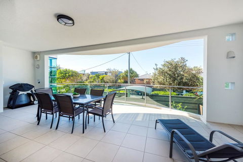 Stylish Beach Side Apartment - Unit 5 - 33 Lorikeet Drive - Accommodation Georgetown 1