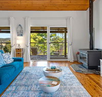 Stylish Renovated Home - Ocean Views - Fireplace - Accommodation Georgetown