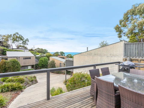 SUNRISE AT BREAKERS - Townhouse Close To Town - Accommodation Georgetown 0